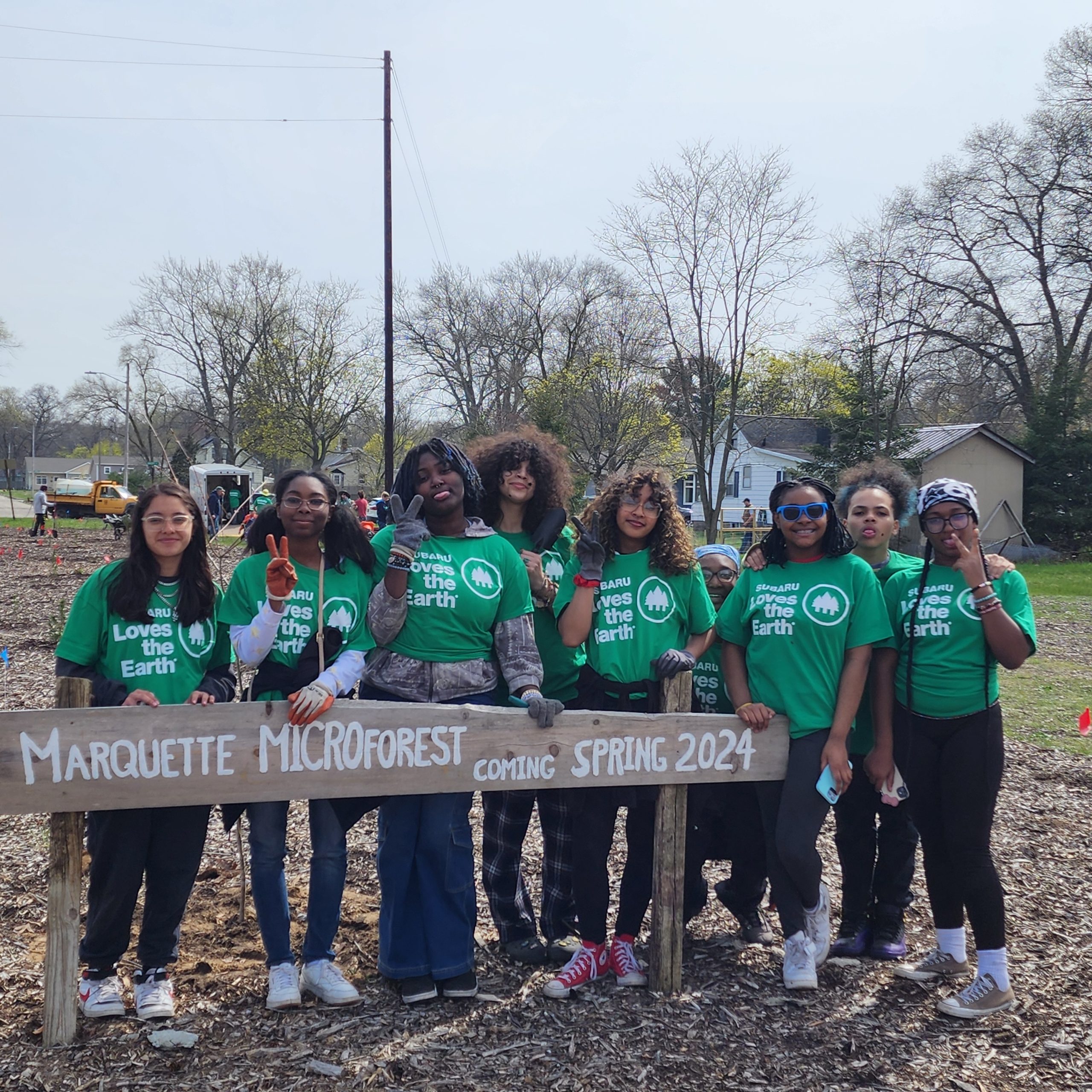 Student volunteers from Muskegon Public High School